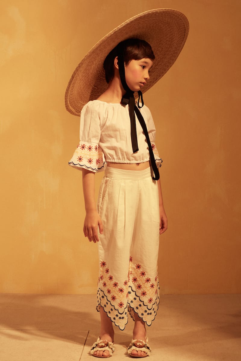 11107 - Tuchinda SS18 collection - Melosia Top - White - 12026 - Catalina Pant - White - Lifestyle 2